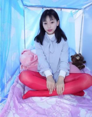 伸进她的内裤疯狂揉摸_蓝光免费在线观看