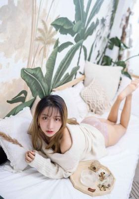 一脸嫌弃表情的妹子给你看胖次_国产剧影视在线观看